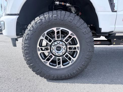 Used 2026 Ford F250 Platinum w/ Platinum Plus Package image 38