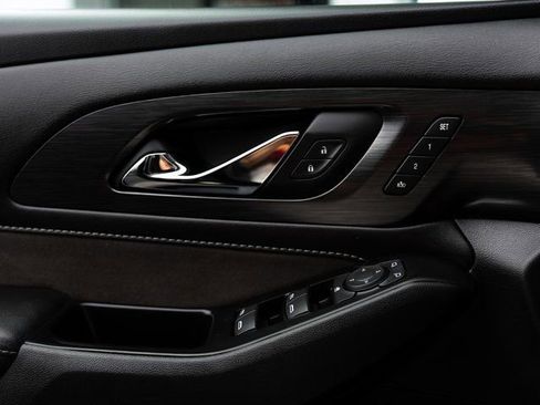 Used 2020 Chevrolet Traverse High Country image 27