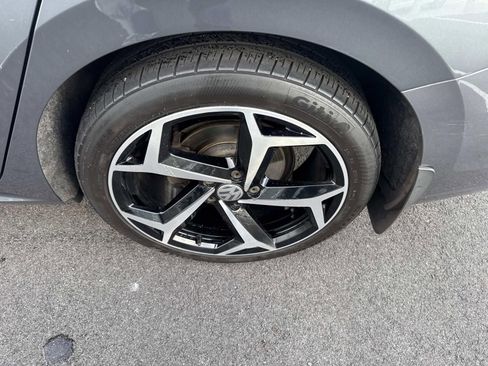 Certified 2022 Volkswagen Passat 2.0T R-Line image 13