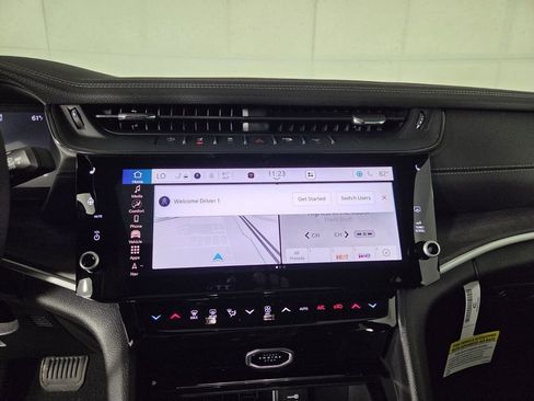 New 2026 Jeep Grand Cherokee Limited w/ Limited Altitude Package image 15