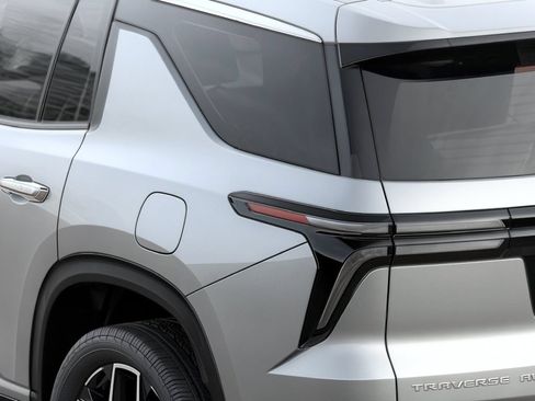 New 2026 Chevrolet Traverse Z71 w/ Enhanced Driving Package AWD/4WD image 7