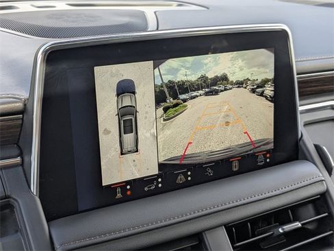 Used 2023 Chevrolet Suburban High Country w/ Advanced Technology Package image 25