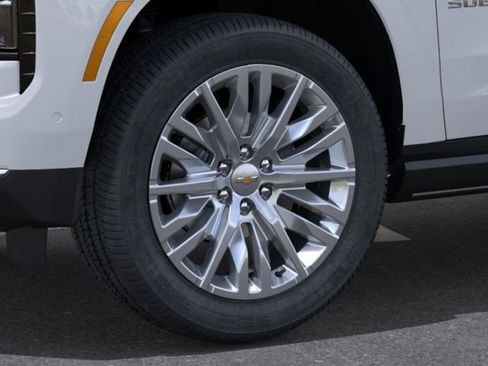 New 2026 Chevrolet Suburban High Country image 9