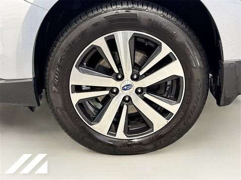 Used 2019 Subaru Outback 2.5i Limited w/ Popular Package #2 image 33