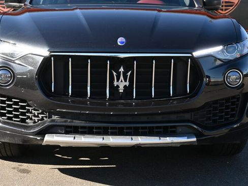 Used 2017 Maserati Levante image 4