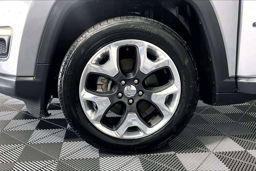 Used 2019 Jeep Compass Limited FWD image 8