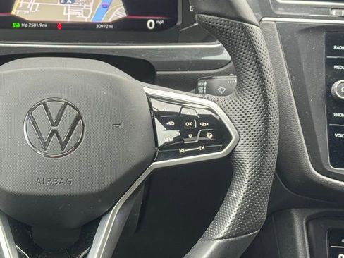 Used 2022 Volkswagen Tiguan SEL R-Line image 24