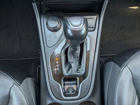 Certified 2019 Jeep Cherokee Limited AWD/4WD image 19