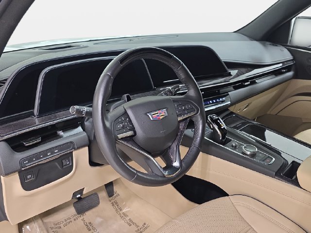 Used 2023 Cadillac Escalade ESV Premium Luxury w/ LPO, Floor Liner Package AWD/4WD image 16