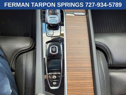 Certified 2023 Volvo XC60 B5 Ultimate w/ Climate Package image 27