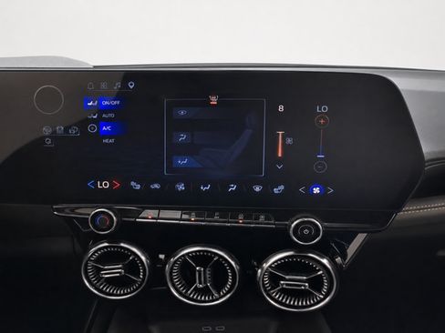 Used 2024 Chevrolet Blazer EV LT AWD/4WD image 27