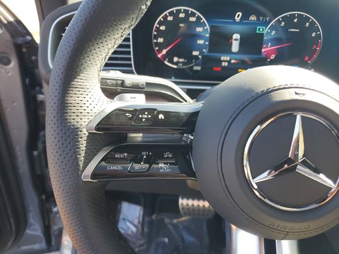 New 2026 Mercedes-Benz GLS 580 4MATIC image 37