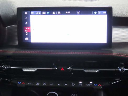 Used 2024 Alfa Romeo Tonale Veloce image 9