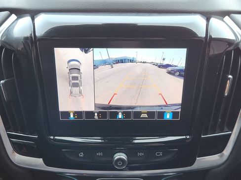 Used 2023 Chevrolet Traverse RS FWD image 19