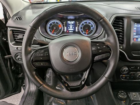 Used 2019 Jeep Cherokee Latitude Plus AWD/4WD image 20