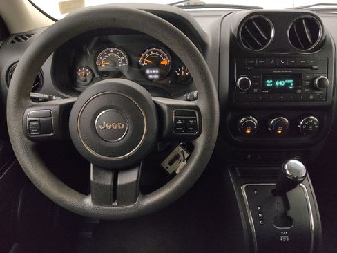 Used 2017 Jeep Patriot Sport w/ Power Value Group FWD image 22