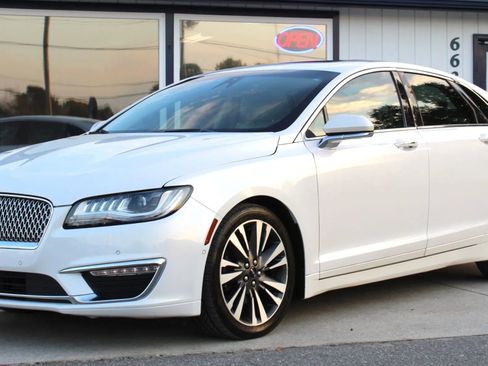Used 2019 Lincoln MKZ Reserve image 1