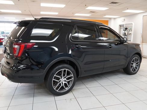 Used 2018 Ford Explorer Sport w/ Equipment Group 401A AWD/4WD image 12