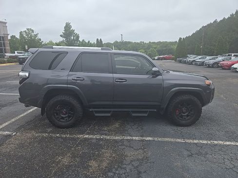 Used 2022 Toyota 4Runner SR5 AWD/4WD image 2