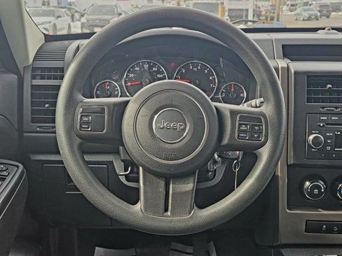 Used 2012 Jeep Liberty Sport image 21