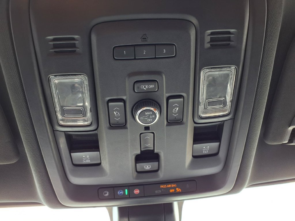 Used 2021 GMC Yukon AT4 w/ LPO, Illumination Package AWD/4WD image 14