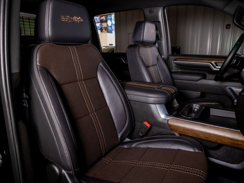 Used 2025 Chevrolet Silverado 2500 High Country w/ High Country Premium Package image 31