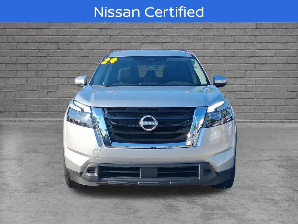 Certified 2024 Nissan Pathfinder SV FWD image 2
