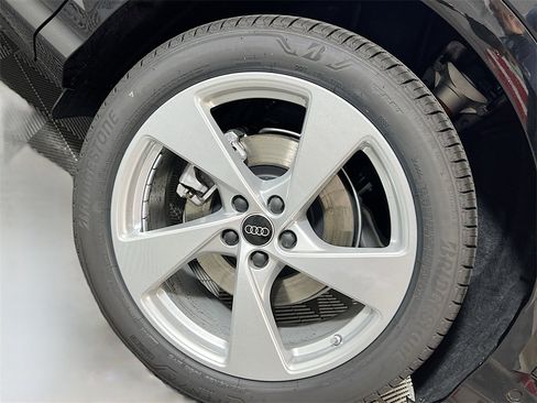 New 2025 Audi Q5 Prestige image 30