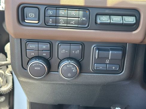 Used 2024 Chevrolet Tahoe High Country w/ Advanced Technology Package AWD/4WD image 35