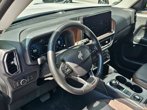 Used 2025 Ford Bronco Sport Outer Banks w/ Outer Banks Tech Package+ AWD/4WD image 4