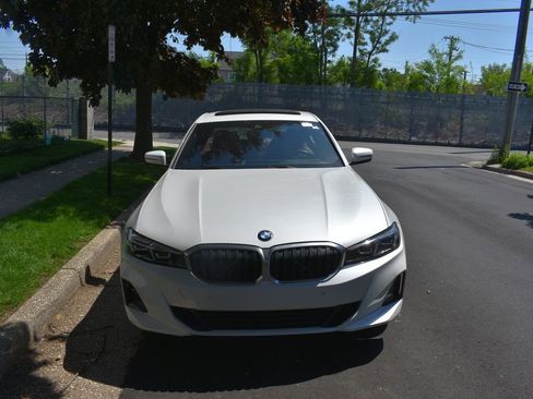 Used 2024 BMW 330i Sedan w/ Premium Package RWD image 3