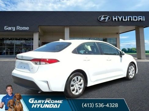 Used 2024 Toyota Corolla LE FWD image 8