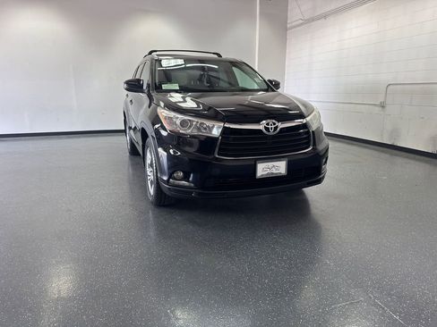 Used 2014 Toyota Highlander Limited AWD/4WD image 1