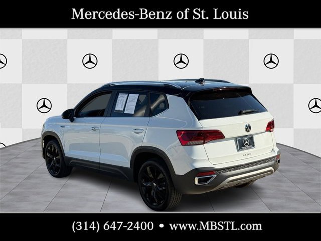 Used 2024 Volkswagen Taos SE w/ Panoramic Sunroof Package FWD image 5