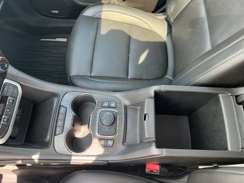 Used 2022 GMC Acadia SLT w/ Preferred Package AWD/4WD image 31