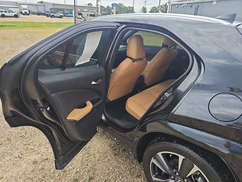 Used 2024 Lexus UX 250h AWD w/ Premium Package image 12