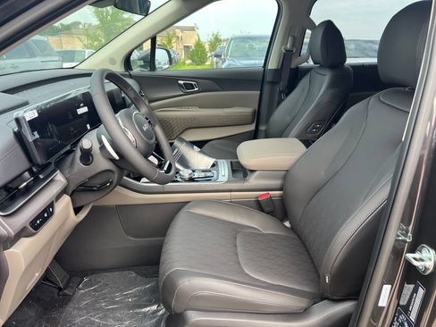 New 2026 Kia Carnival EX FWD image 13