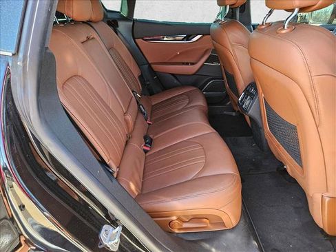 Used 2019 Maserati Levante image 20