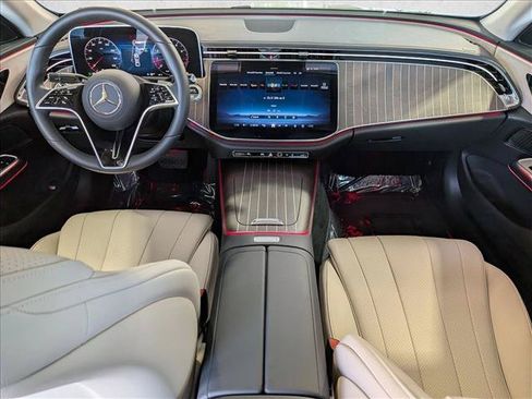 Used 2025 Mercedes-Benz E 350 Sedan image 19
