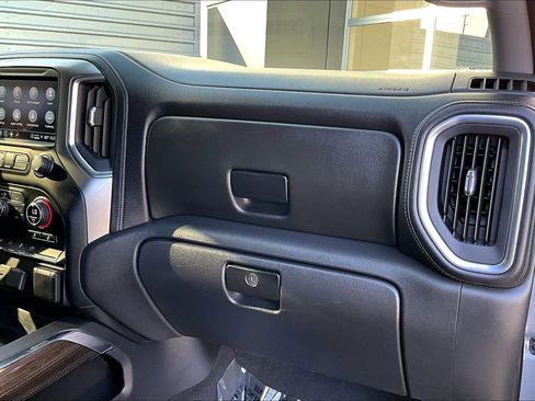 Used 2021 Chevrolet Silverado 1500 RST w/ Convenience Package II AWD/4WD image 16