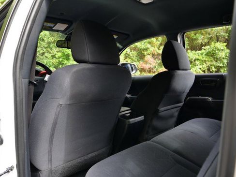 Used 2020 Toyota Tacoma TRD Sport image 31