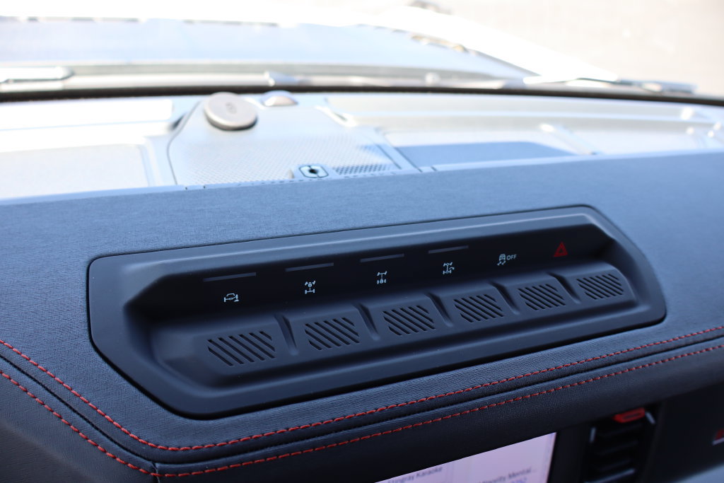 New 2026 Ford Bronco Raptor w/ Interior Carbon Fiber Pack AWD/4WD image 30