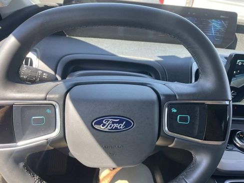 Used 2025 Ford Expedition Max Active AWD/4WD image 34