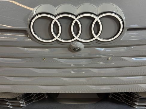 Used 2025 Audi A6 e-tron Premium Plus w/ Premium Plus RWD image 21