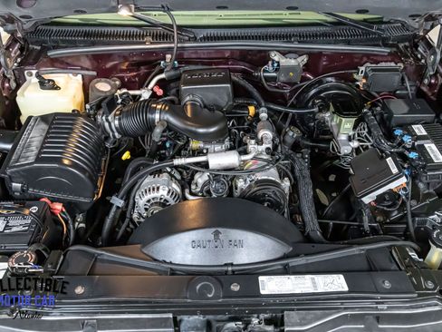 Used 1997 Chevrolet Suburban 2WD w/ Preferred Equipment Group 3 image 6