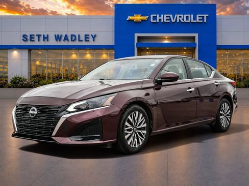 Used 2023 Nissan Altima 2.5 SV FWD image 3