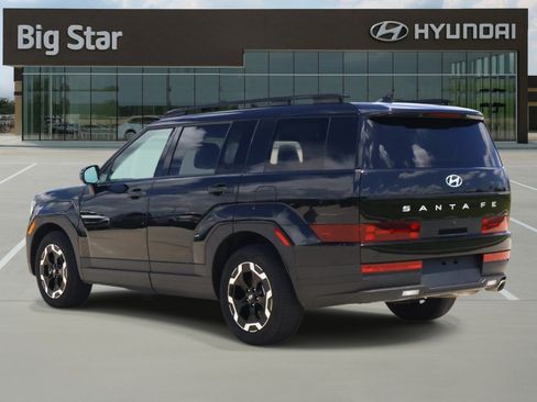 Used 2025 Hyundai Santa Fe SEL FWD image 3