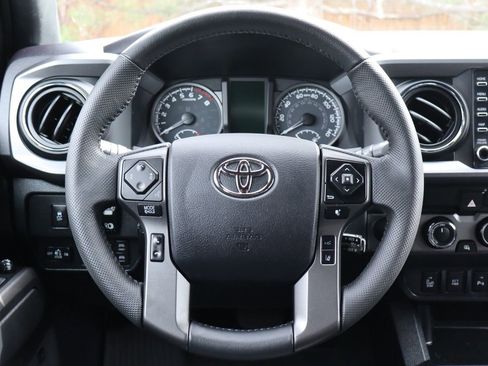 Used 2023 Toyota Tacoma TRD Off-Road w/ TRD Premium Off Road Package AWD/4WD image 37