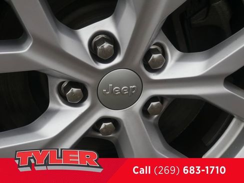 Used 2021 Jeep Grand Cherokee L Limited image 45