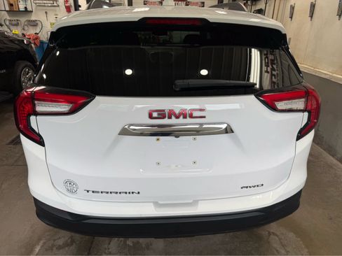 Used 2022 GMC Terrain SLE w/ Driver Convenience Package AWD/4WD image 7